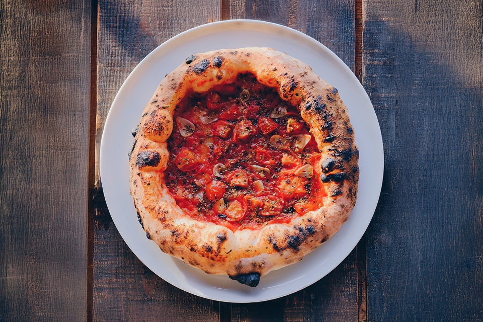 トマトがゴロゴロのったマリナーラ